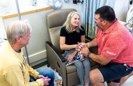 Joe Andruzzi visits Dartmouth Cancer Center patients. 